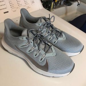 Nike quest women size 9